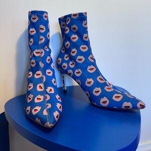 Zara Women’s Lip Kiss Print Sock Boot size 39 (8)